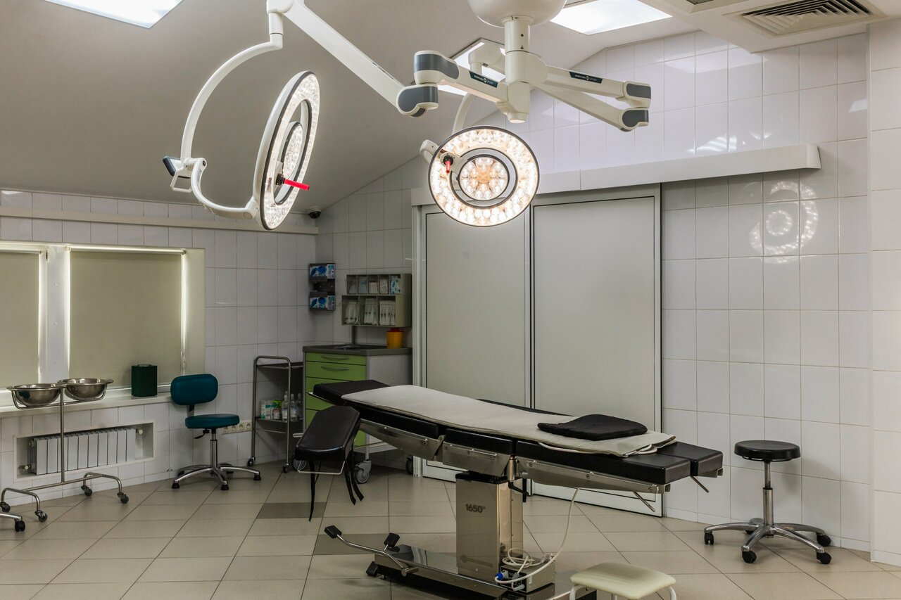 Оснащённая операционная Lady Di Clinic